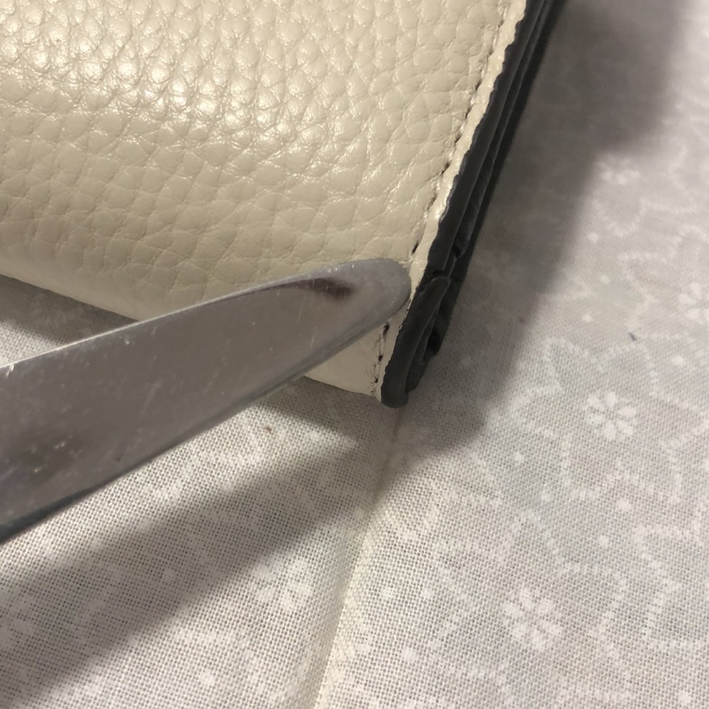 Liz Claiborne Two Tone Wallet - Picture 5 of 15